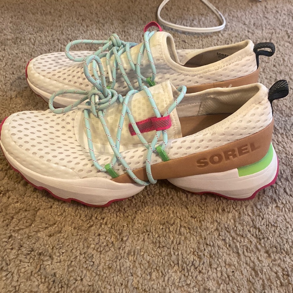 SOREL SHOES